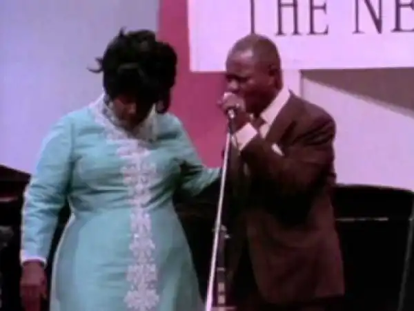 Louis Armstrong & Mahalia Jackson - 7/10/1970 (Official)